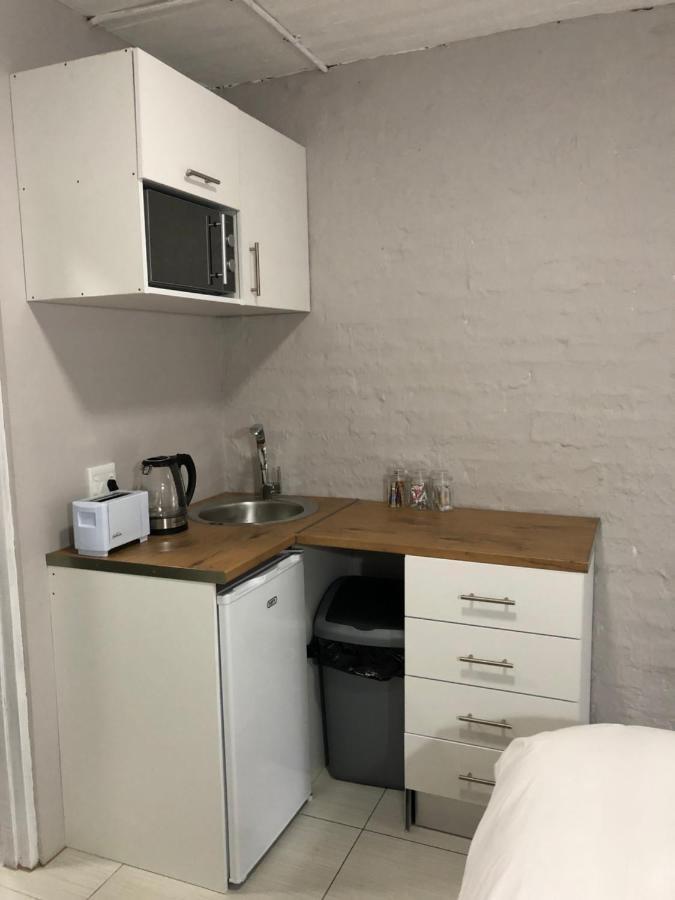 Second Best Accommodation East London Kültér fotó